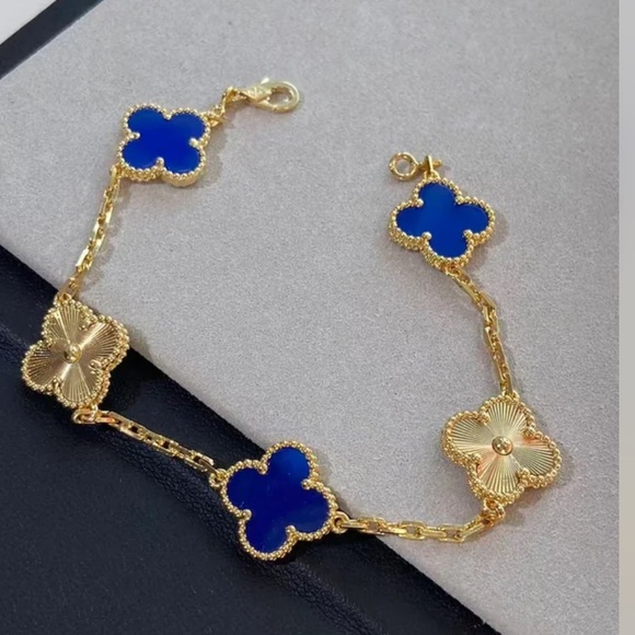 Gold and Blue Clover Bracelet - Picture 8 of 9
